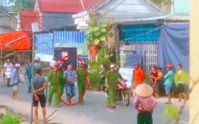 Tạm giữ gã đàn ông chặn đường, cầm rựa tấn công dã man người phụ nữ Ảnh 2