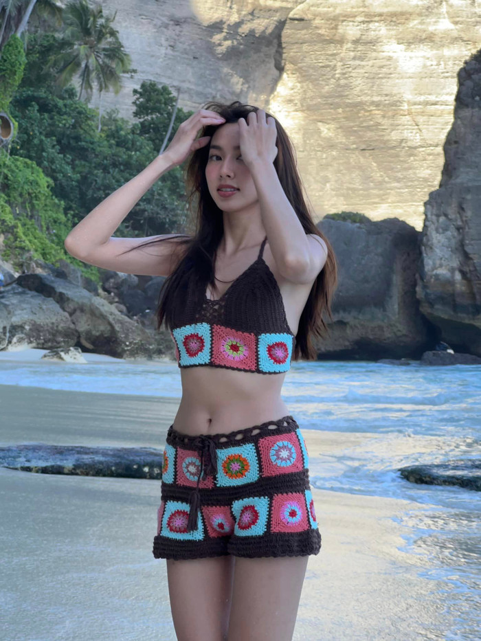 Hoa hậu Thùy Tiên diện bikini giá rẻ mà vẫn sang chảnh hết sức: Quan trọng là thần thái! Ảnh 4
