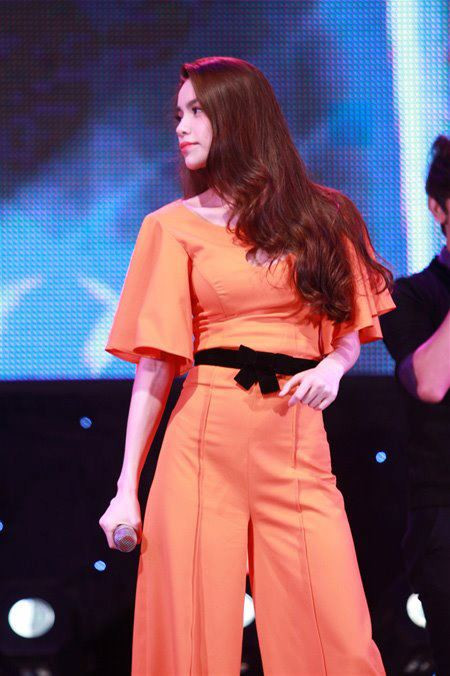 Cô luôn biết cách tạo điểm nhấn và tỏa sáng mỗi lần xuất hiện.