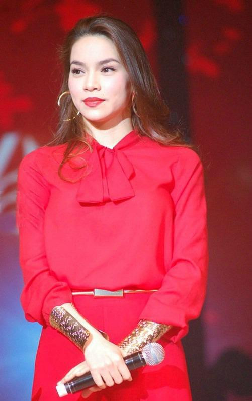 Giai đoạn đó Hà Hồ luôn dẫn đầu xu hướng khi trang điểm và ăn mặc rất thời thượng. 