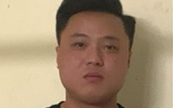 Nổi cơn ghen khi thấy bạn gái ngồi trên ô tô của người khác, nam thanh niên gây ra hành động nông nổi Ảnh 2