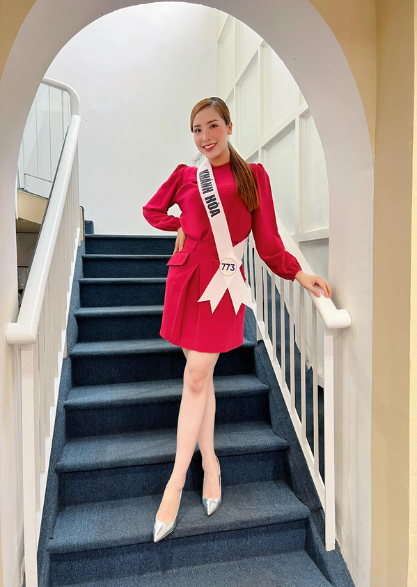 Trước đó, nàng Á hậu cũng rơi vào lùm xùm bị tố nợ tiền, quỵt tiền