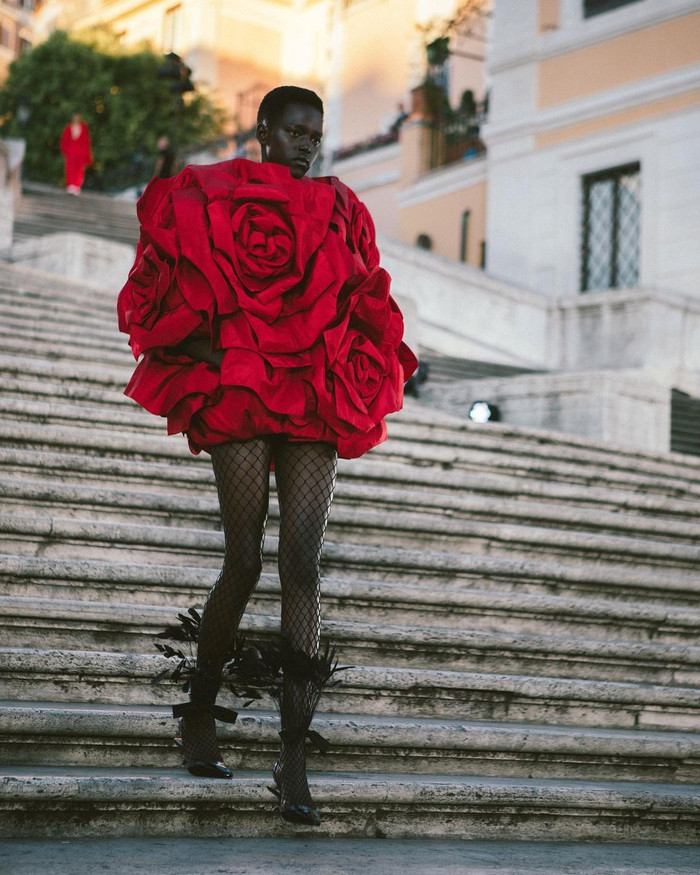 Valentino với BST Haute Couture mùa Thu 2022.