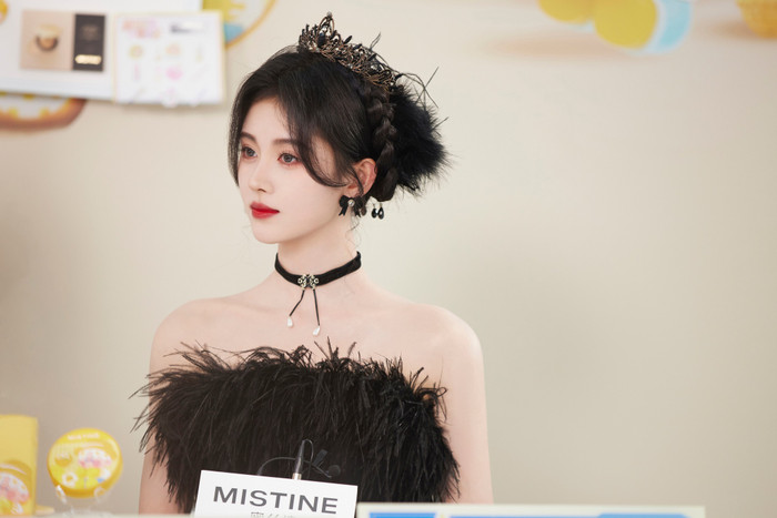 Cúc Tịnh Y gây thương nhớ với nhan sắc và tạo hình ấn tượng. 