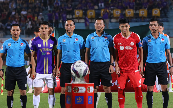 HLV Viettel 'tố' Hà Nội thoát 2 quả phạt đền, chỉ ra điều kỳ lạ về trọng tài Ảnh 2
