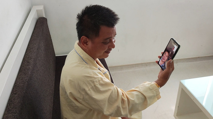 Fan gọi điện cho Đàm Vĩnh Hưng đầu tiên sau khi sáng mắt.