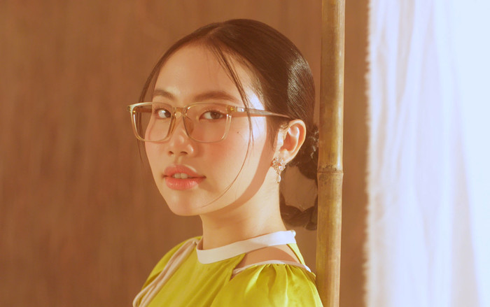 Phương Mỹ Chi khiến khán giả 'sợ' dù chỉ ngồi hát trong MV mới Ảnh 2