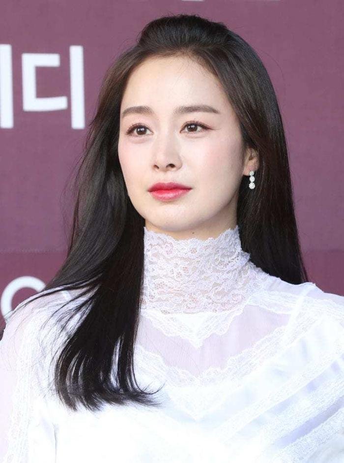 Lột trần sắc vóc của Kim Tae Hee và Lee Young Ae: Vợ Bi Rain liệu có vượt mặt được 'Nàng Dae Jang Geum'? Ảnh 3