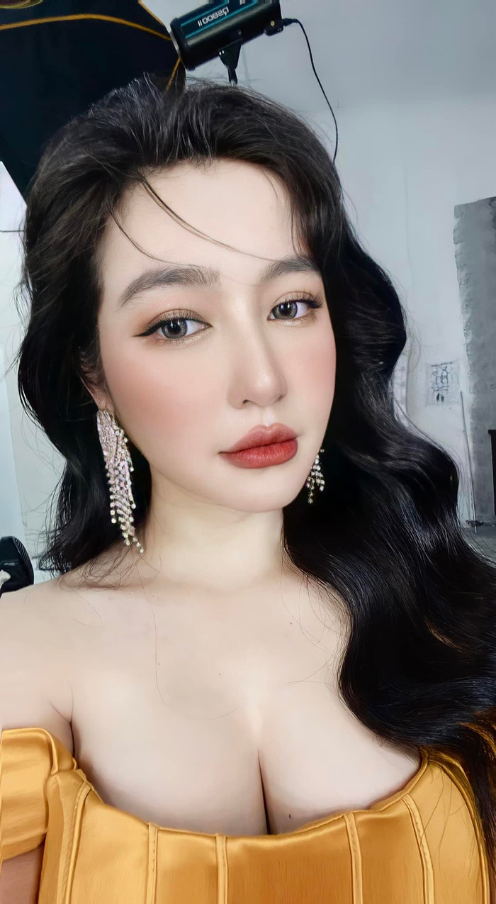 Trước đó nữ diễn viên từng tố chồng ngoại tình và ép buộc các con ngủ chung với 'tiểu tam'