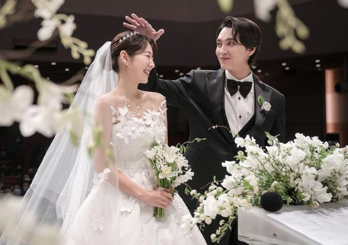 Khoảnh khắc 'tình bể bình' của Park Shin Hye và Choi Tae Joon tại đám cưới vừa qua