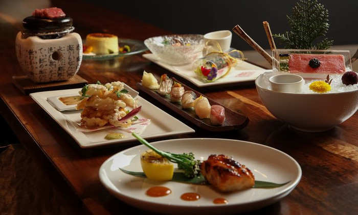 Thực đơn của nhà àng vô cùng phong phú