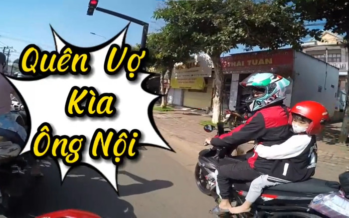 Xôn xao clip anh chồng chở con đi bỏ quên cả vợ bên đường, quay lại đón thì nhận cái kết đáng đời Ảnh 2