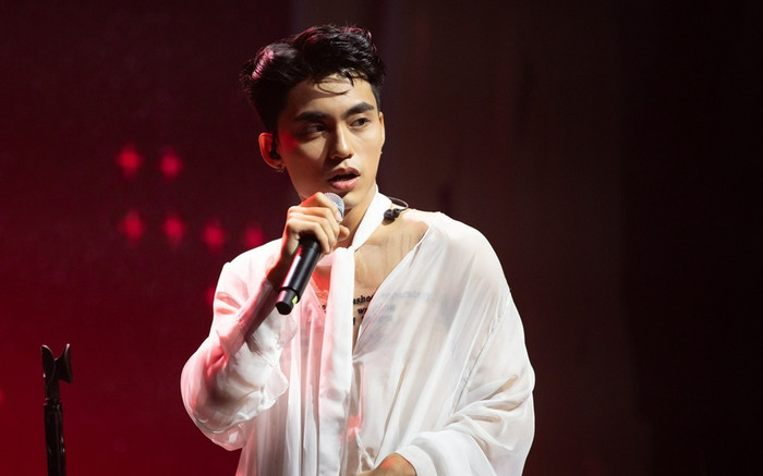 Liên tục mang Waiting For You đi diễn, MONO bị phản ứng: 'Bao giờ hát bài mới?' Ảnh 2