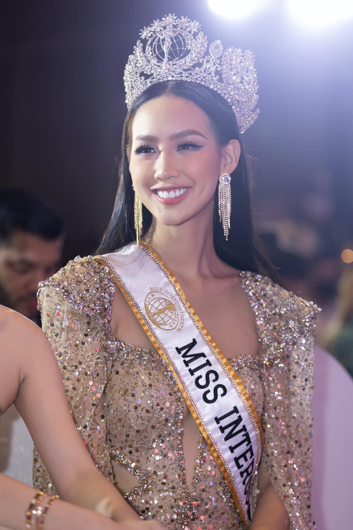 Góc thắc mắc: Bảo Ngọc đăng quang Miss Intercontinental 2022 nhưng tại sao chỉ 'chạy show' trong nước? Ảnh 1