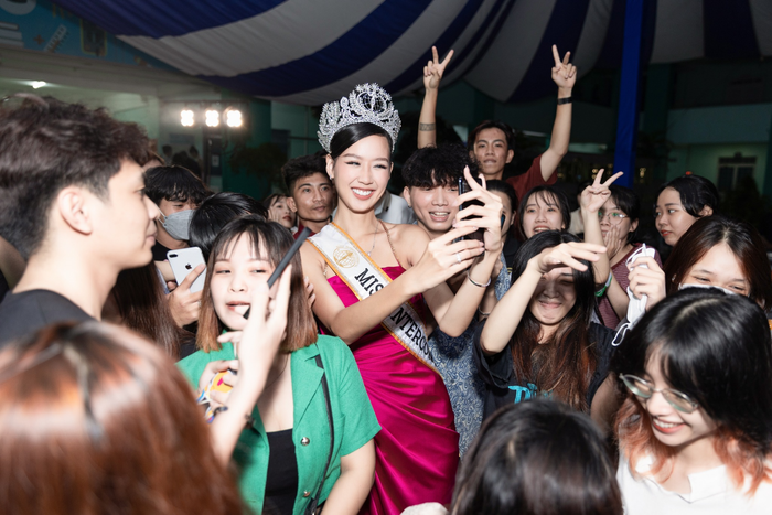 Góc thắc mắc: Bảo Ngọc đăng quang Miss Intercontinental 2022 nhưng tại sao chỉ 'chạy show' trong nước? Ảnh 4