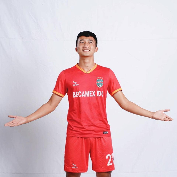 Câu chuyện của hậu vệ Đào Tấn Lộc đang gây tranh cãi.