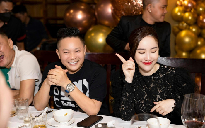 Bảo Thy bị ông xã 'đánh úp' trong sinh nhật, suýt bật khóc Ảnh 2