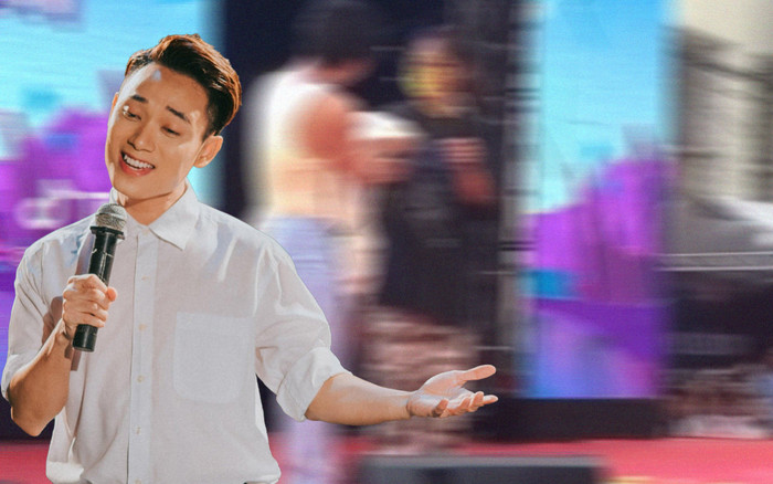 Thật bất ngờ: Trúc Nhân cởi áo tặng khán giả trên sân khấu Ảnh 2