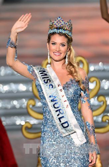 ... và Miss World 2015 Mireia Lalaguna sẽ trở thành giám khảo tại Miss Charm 2023.