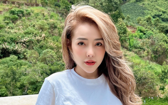 Ngân 98 bối rối khi được khen sở hữu 'vòng 1 khủng nhất showbiz' Ảnh 2