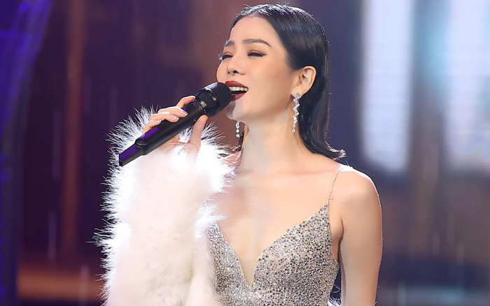 Lệ Quyên nức nở hát karaoke, dân mạng: 'Chị này hát hay như ca sĩ' Ảnh 2