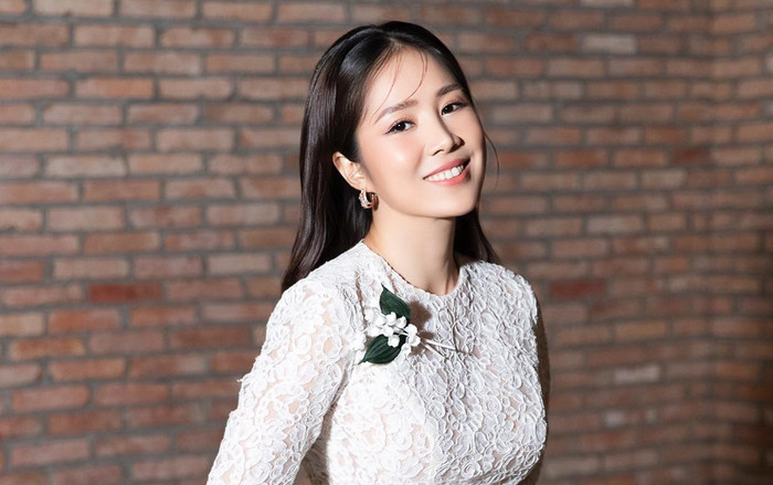 Được chồng chăm sóc tận tình trên giường bệnh, Lê Phương thốt lên: 'Thì ra lãng mạn không phải mùa thu' Ảnh 2