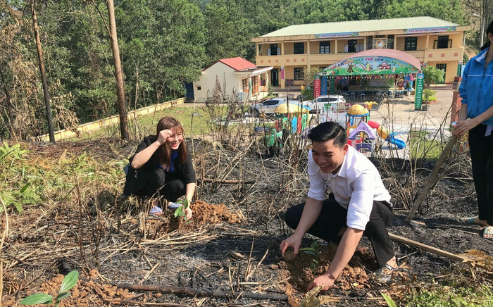 Lời tâm sự của nam giáo viên mầm non giữa núi rừng ngày 20/11: 'Yêu nghề, hãy theo nghề bằng cả con tim' Ảnh 2