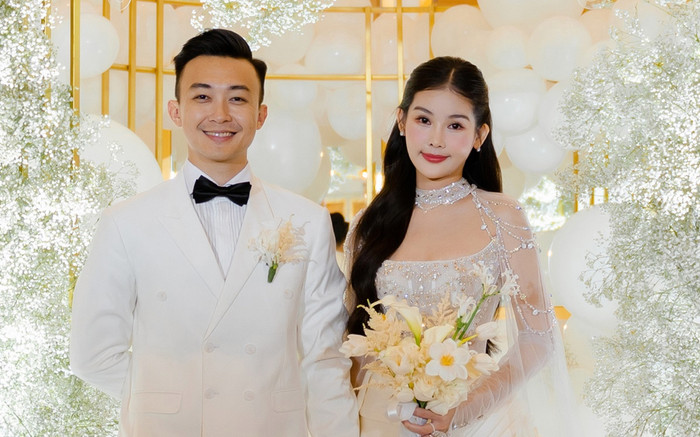 Đám cưới lãng mạn như cổ tích của Lê Âu Ngân Anh: Chú rể bảnh bao, cô dâu đẹp tựa nàng thơ Ảnh 2