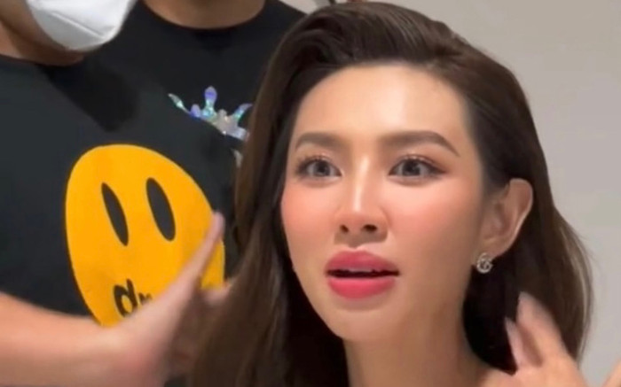 Thùy Tiên ngỡ ngàng, ngơ ngác khi fan girl bất ngờ gọi là chồng Ảnh 2