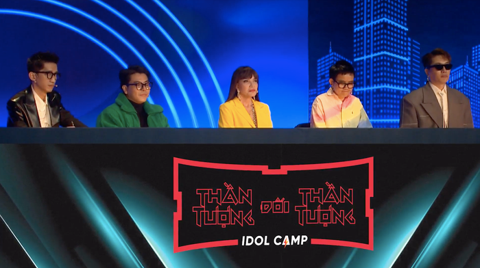 1001 biểu cảm từ ngơ ngác đến gật gù của giám khảo The Heroes khi xem 'gà cưng' Đông Nhi biểu diễn Ảnh 6