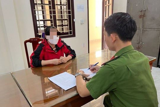 Bắt quả tang 2 chân dài đang bán dâm trong 'Khu Macao' ở Quảng Bình Ảnh 1