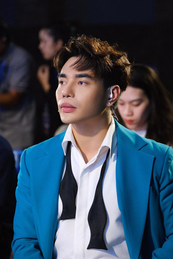 Cách nam diễn viên đáp trả đầy tinh tế nhưng cũng không kém phần thâm thúy.