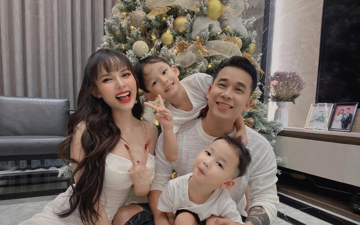 Lê Hoàng dành nhiều thời gian cho vợ và hai con.