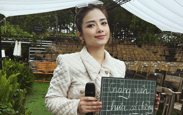 Dương Hoàng Yến khoe giọng hát live cực ngọt, 'đập tan' đồn thổi lấy chồng bằng cách không ai ngờ tới? Ảnh 2