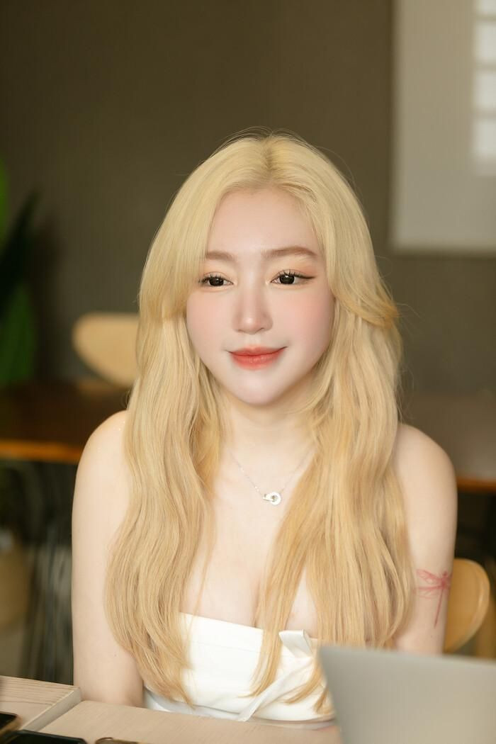 Hotgirl thường xuyên gây tranh cãi với những phát ngôn trên mạng xã hội.