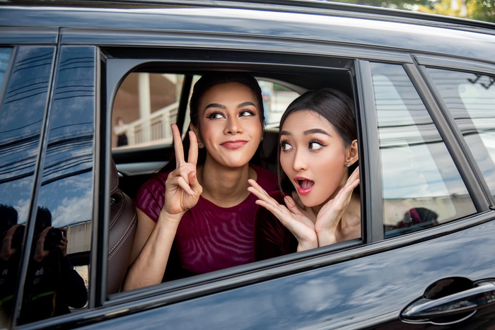 Các mỹ nhân này thường xuyên được Miss Grand International đăng ảnh được hút tương tác từ khán giả Châu Á, trong khi các mỹ nhân đến từ khu vực khác đều không cử livestream hay được ưu ái các hoạt động riêng như Pich Votey 