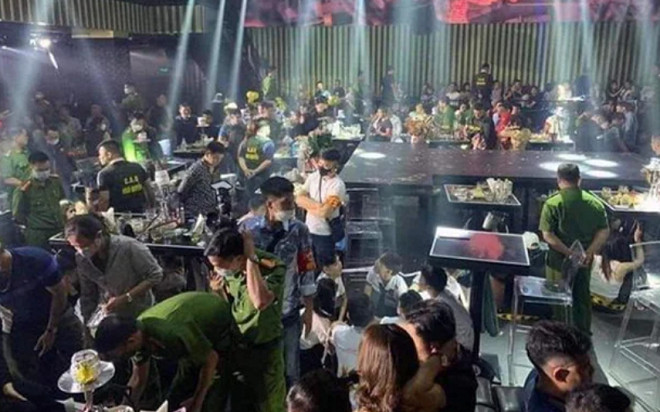 Đột kích vào vũ trường lớn nhất Hải Phòng, giám định ma túy hơn 380 'dân chơi' Ảnh 2