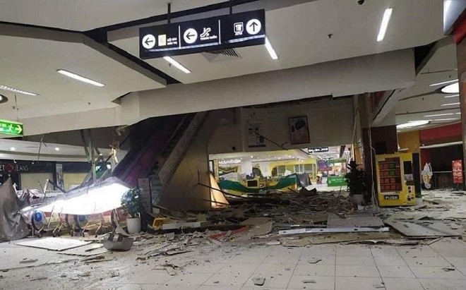 Điều tra nguyên nhân vụ nổ trong trung tâm thương mại ở Hà Nội khiến một phần trần nhà đổ sập Ảnh 2