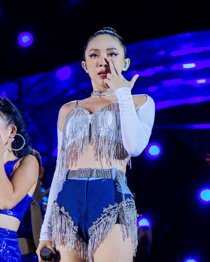 Hiện nay Tóc Tiên vẫn đang miệt mài theo đuổi niềm đam mê với âm nhạc