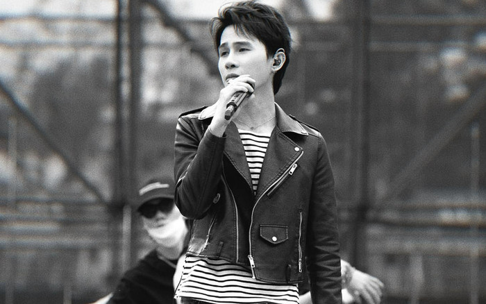 Giữa lúc được fan tung hô ngày trở lại, xuất hiện clip Jack hát phô, hụt hơi: Giọng hát xuống cấp? Ảnh 2