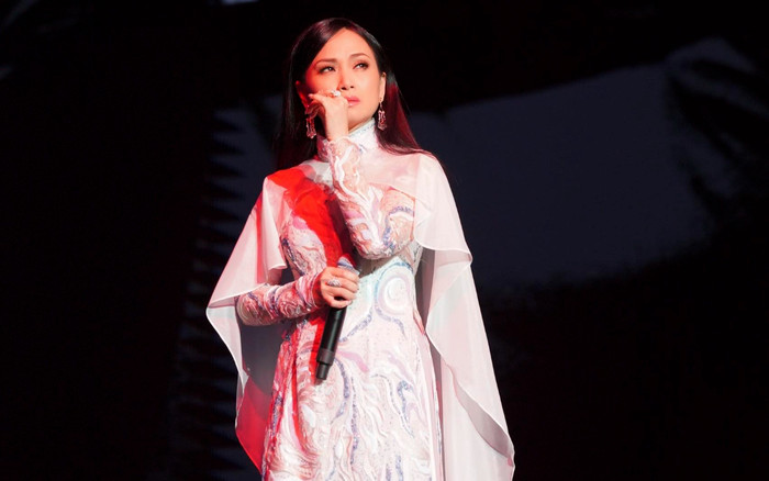 'Ca sĩ tỷ phú' Hà Phương xuất hiện với diện mạo lạ, nhan sắc như 'hồi xuân' khiến dân tình trầm trồ Ảnh 2