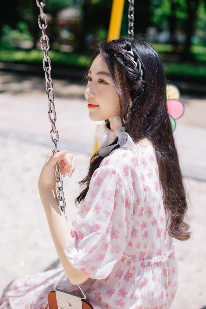 Lọ Lem đẹp 'hớp hồn' với gương mặt bầu bĩnh, ngây thơ đáng và tinh nghịch đúng tuổi.