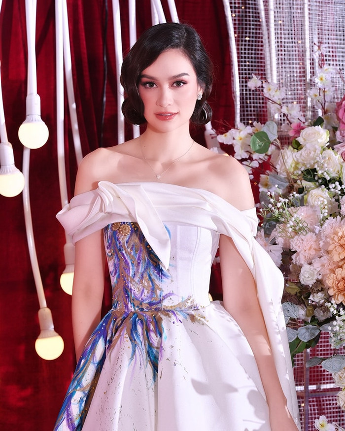 'Ca khó của Phương Anh': Gặp ngay đối thủ đẹp y đúc Hoa hậu Hoàn vũ 2015, kỹ năng ứng xử thượng thừa Ảnh 3