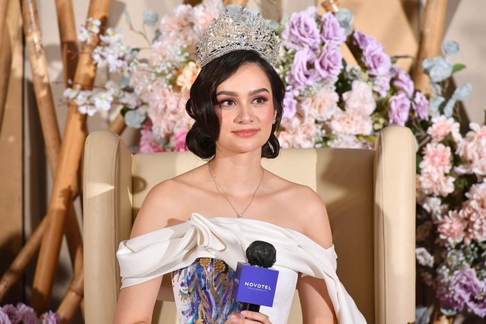 Nhan sắc ngọt ngào của Hoa hậu Quốc tế 2021 'gây lú' vì quá giống với Hoa hậu Hoàn vũ 2015 - Pia Wurtzbach