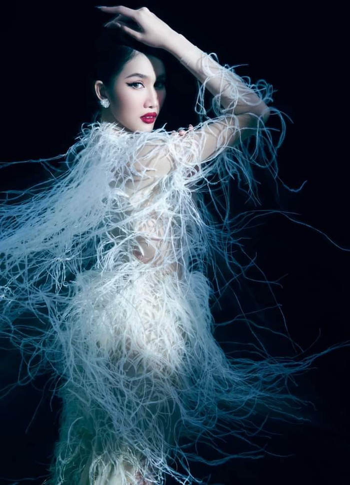 Á hậu Phương Anh khoe vẻ đẹp ma mị, quý tộc nhưng dân tình lại tưởng... Lan Khuê Ảnh 3