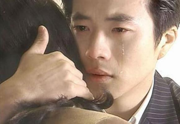 Một nam thần xuống sắc ở tuổi 46, Kim Tae Hee bất ngờ bị mỉa mai 'hút' hết vận khí bạn diễn Ảnh 3