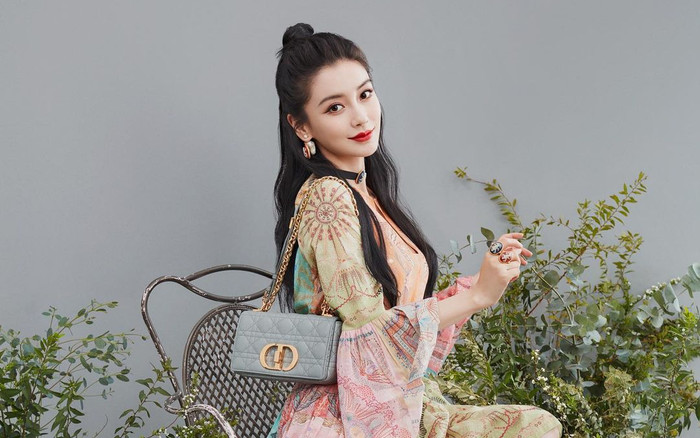 Bị anti-fan xúc phạm quá giới hạn, Angelababy đâm đơn kiện đòi bồi thường số tiền 'khủng' Ảnh 2