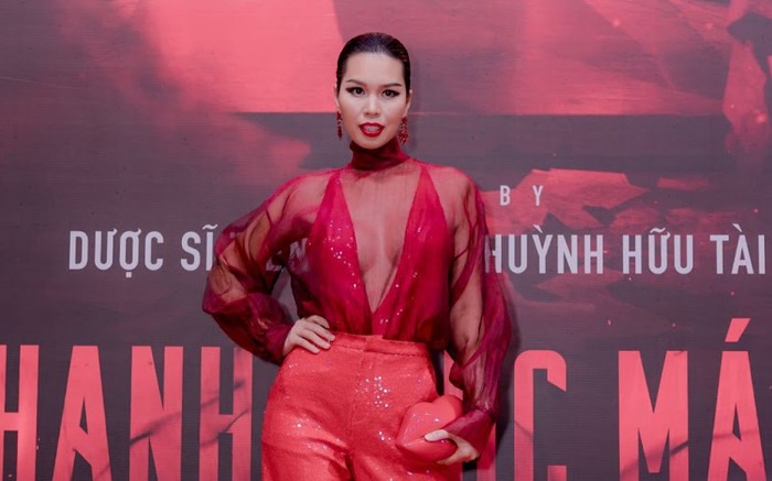 Ngọc Mai tình tứ bên Quốc Nghiệp, Hà Anh diện đồ xuyên thấu và dàn sao Việt tề tựu thảm đỏ Hạnh Phúc Máu Ảnh 2