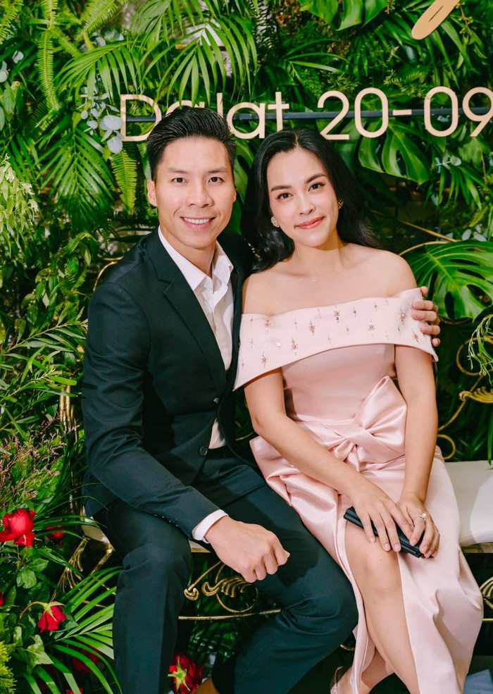 Dù đã bên nhau hơn một thập kỷ, song 'O Sen' Ngọc Mai và NSƯT Quốc Nghiệp vẫn chưa tổ chức lễ cưới.