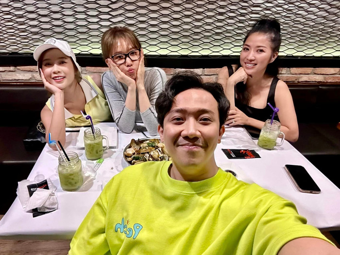 Hình ảnh Trấn Thành xuất hiện cùng Hari Won gần đây.